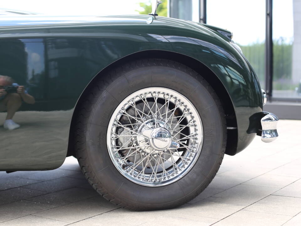 Image 6/31 of Jaguar XK 150 3.4 S OTS (1958)