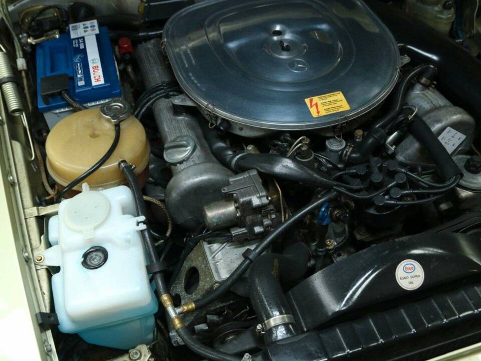 Imagen 28/50 de Mercedes-Benz 380 SL (1984)