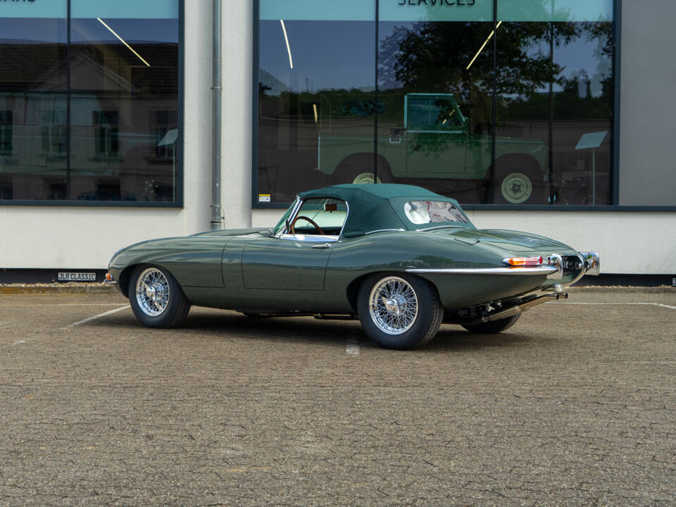 Afbeelding 15/33 van Jaguar E-Type 4.2 (1967)
