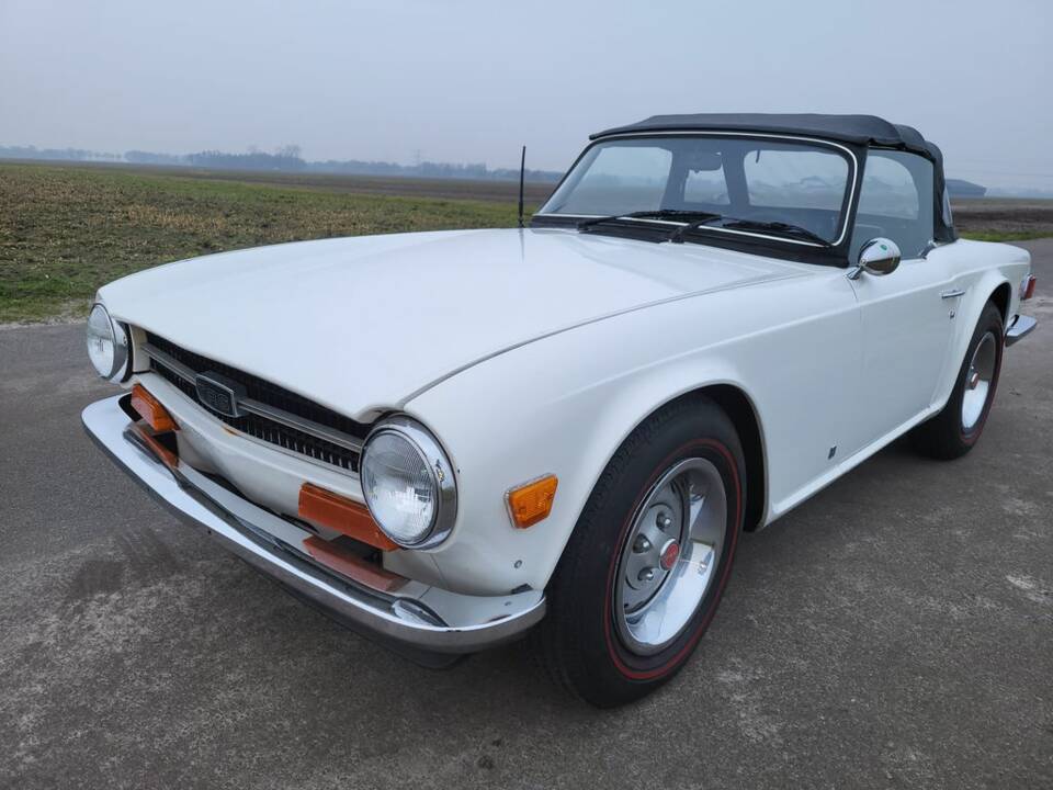 Image 3/8 of Triumph TR 6 (1973)