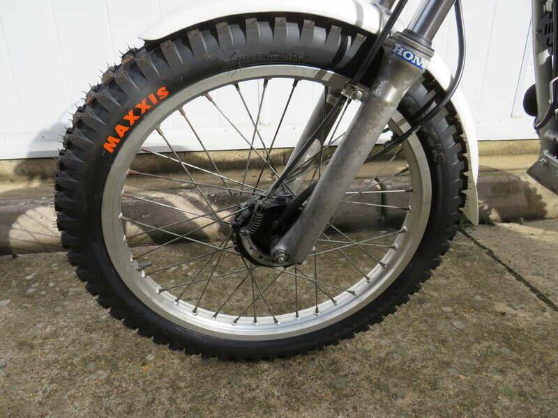 Image 25/33 of Honda TLR 250 (1986)