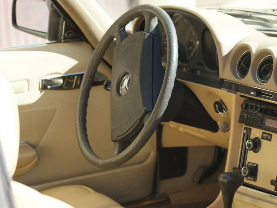 Image 36/50 of Mercedes-Benz 280 SLC (1976)