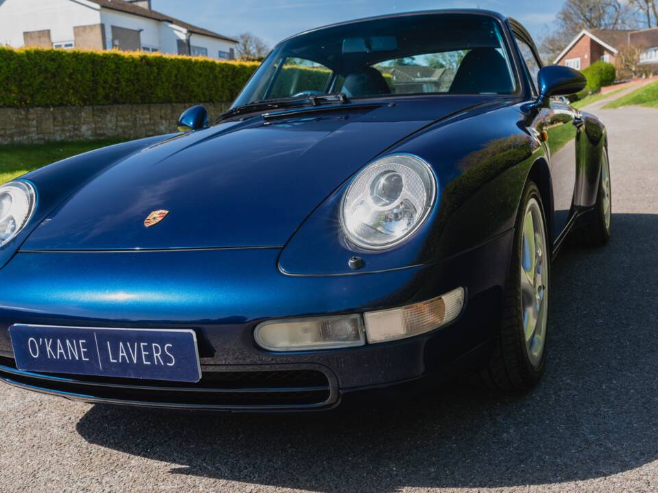 Image 14/52 of Porsche 911 Carrera 4 (1997)