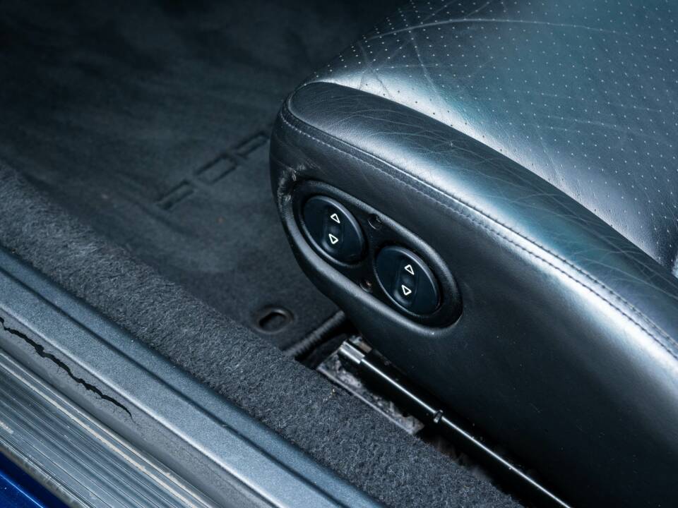 Image 21/31 of Porsche 911 Turbo (1995)
