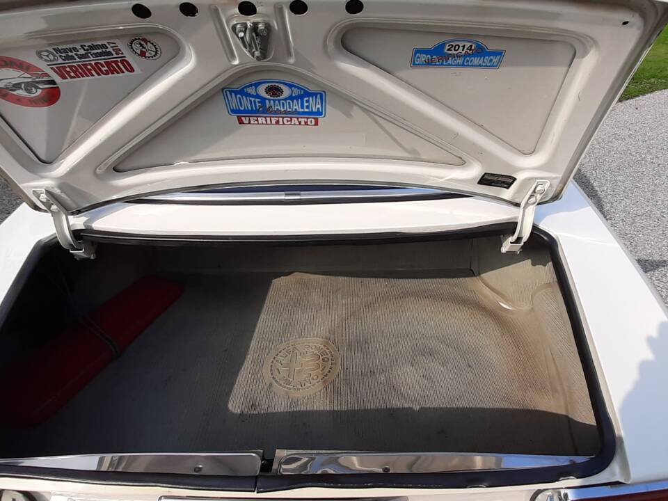 Afbeelding 11/35 van Alfa Romeo 1750 GT Veloce (1968)