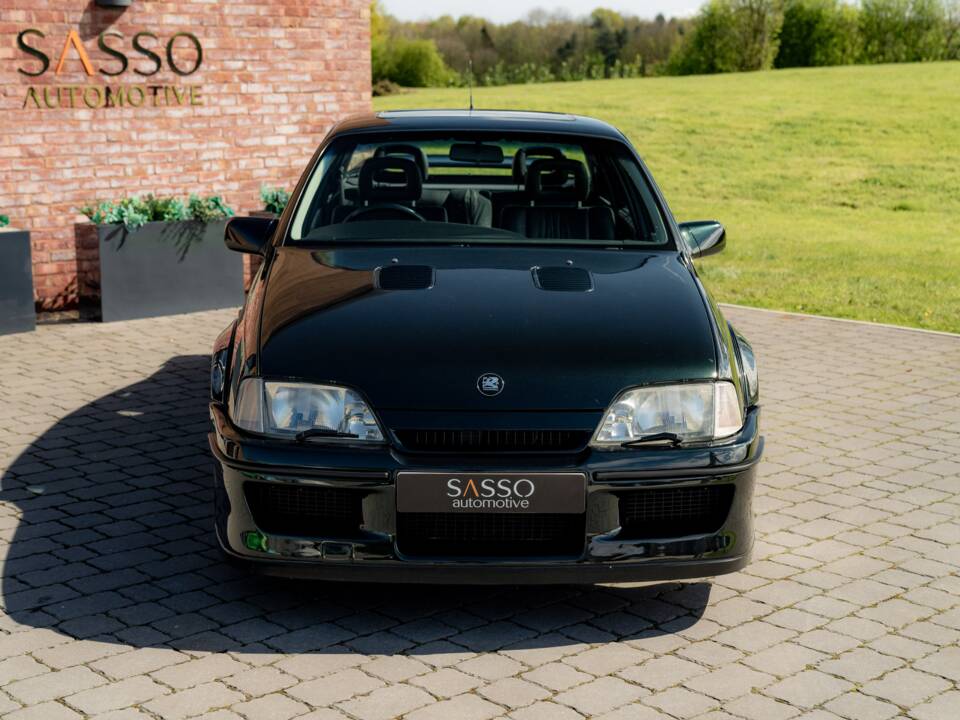 Image 4/75 of Lotus Carlton (1991)