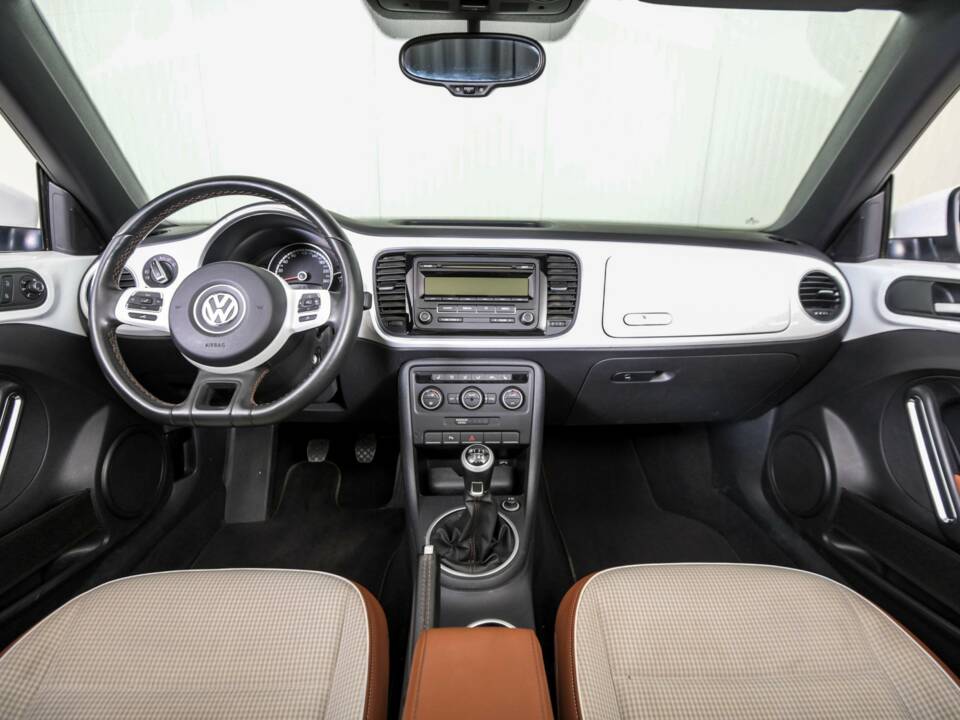Imagen 7/50 de Volkswagen Beetle 1.2 TSI (2014)