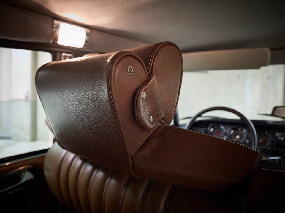 Image 35/92 of Citroën DS 23 Pallas (1975)