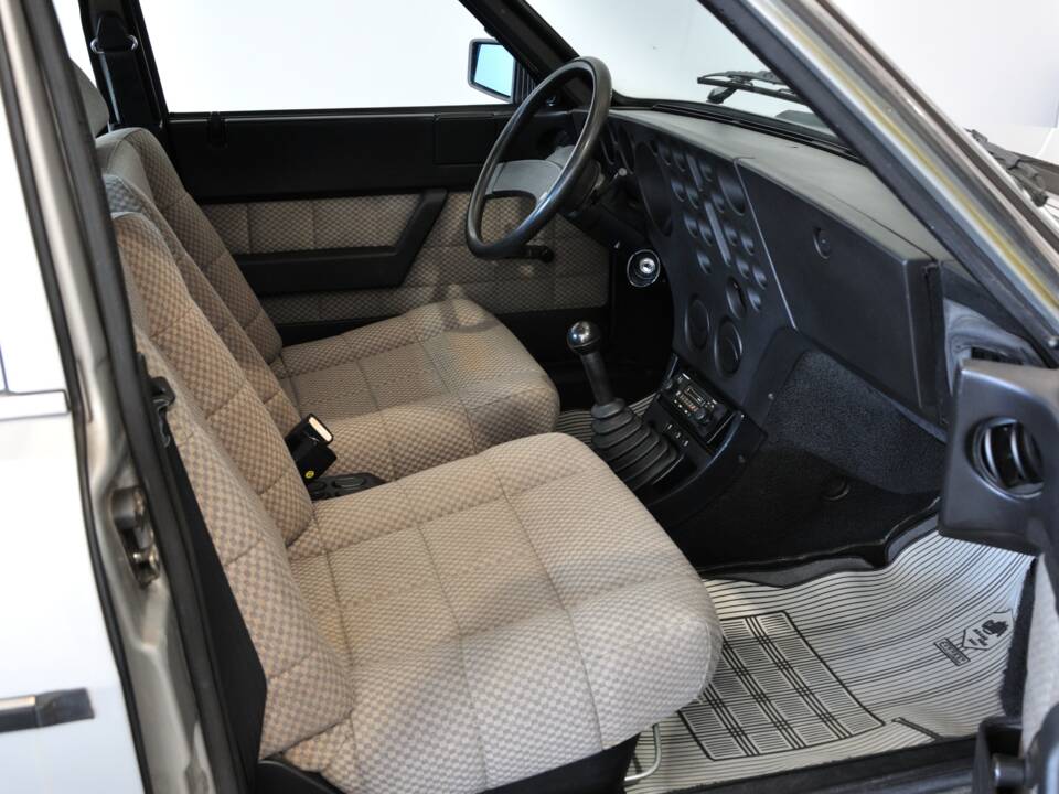 Bild 25/28 von Lancia Beta Trevi 1600 (1984)