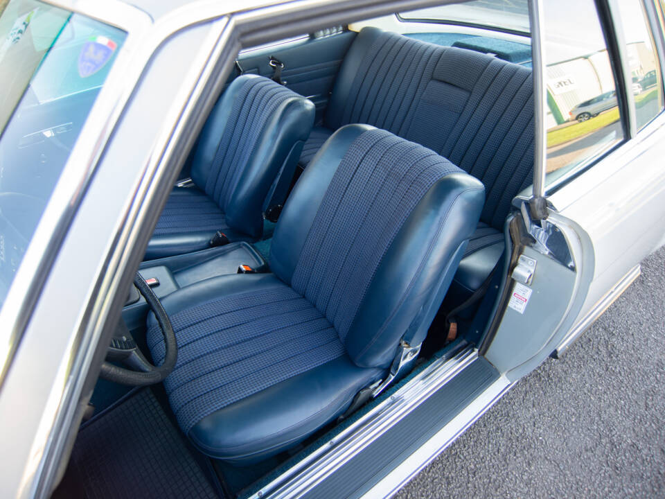 Imagen 11/39 de Mercedes-Benz 350 SLC (1972)
