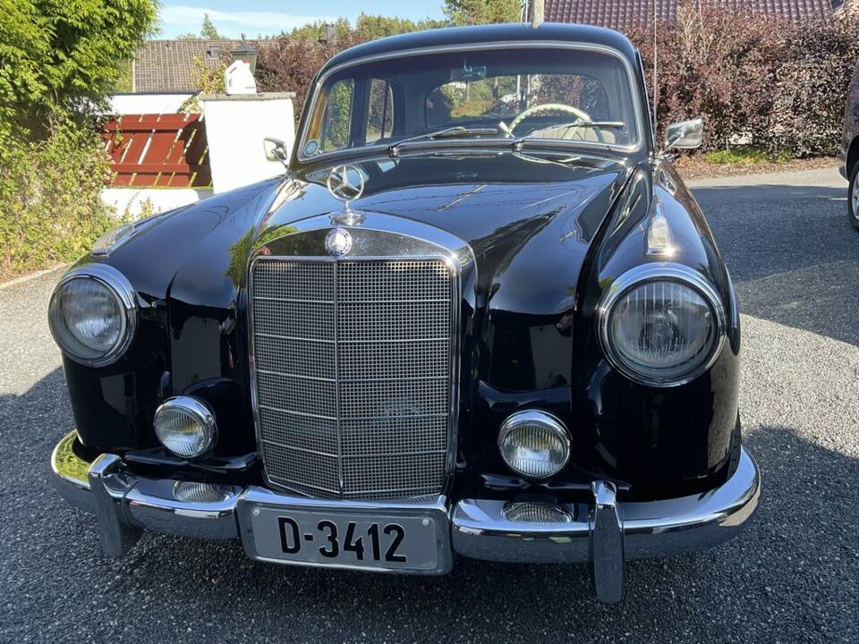 Image 4/8 of Mercedes-Benz 220 S (1957)
