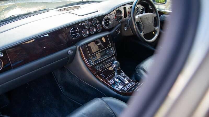 Image 8/26 of Bentley Arnage T (2003)