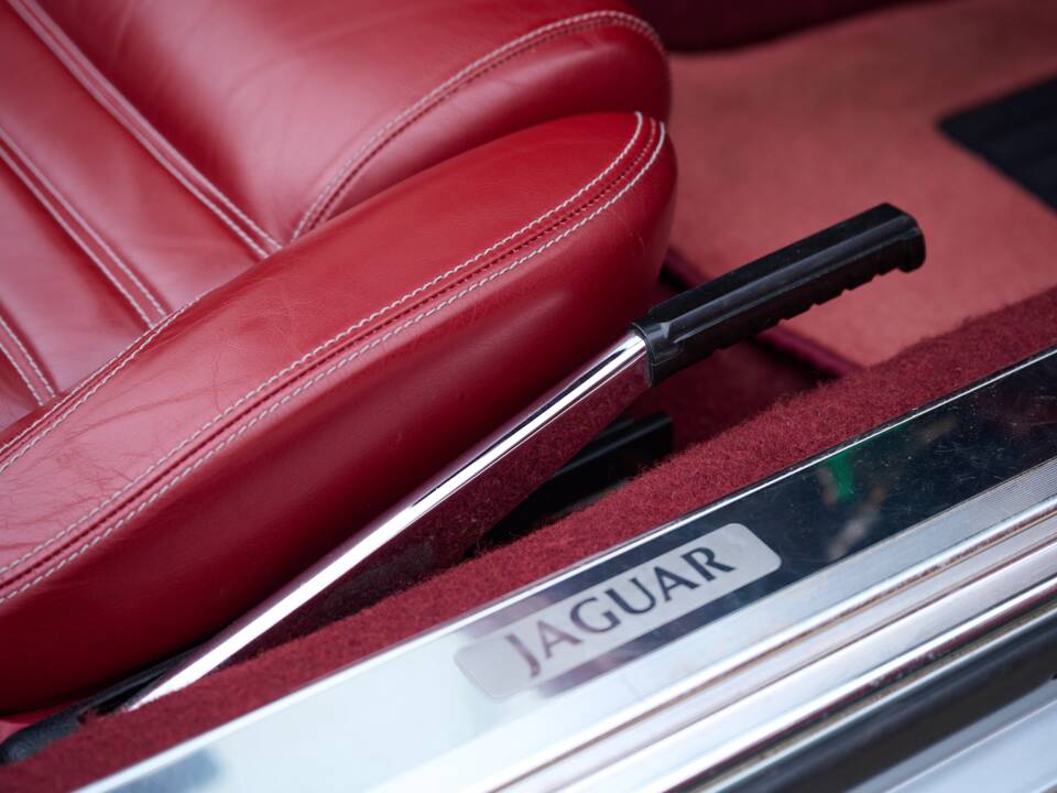 Image 21/50 of Jaguar XJS 6.0 (1993)