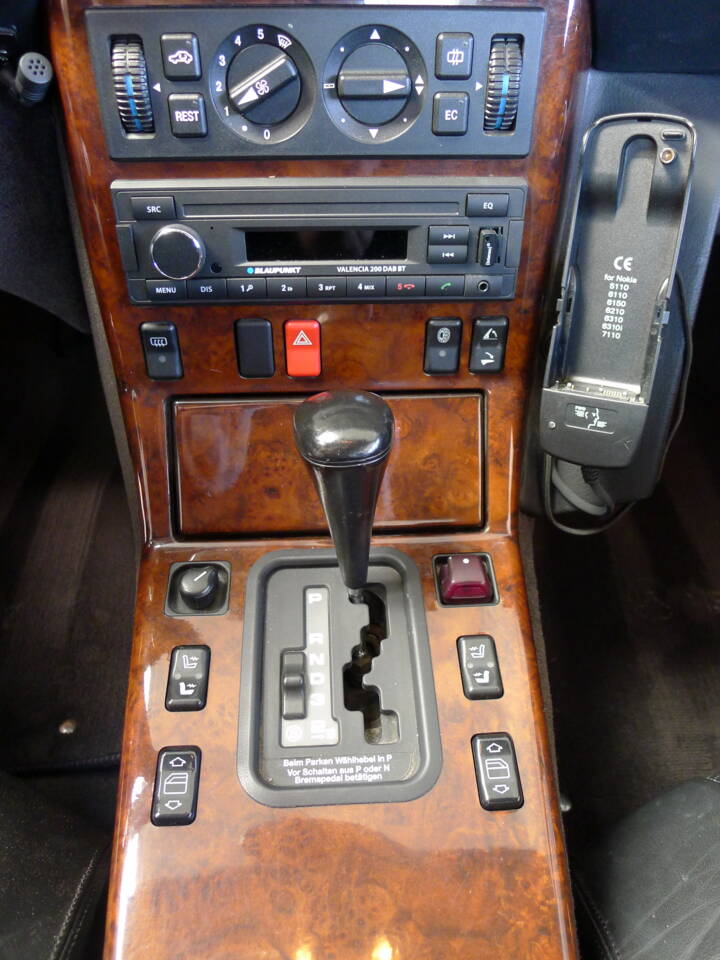 Image 44/47 of Mercedes-Benz 500 SL (1992)