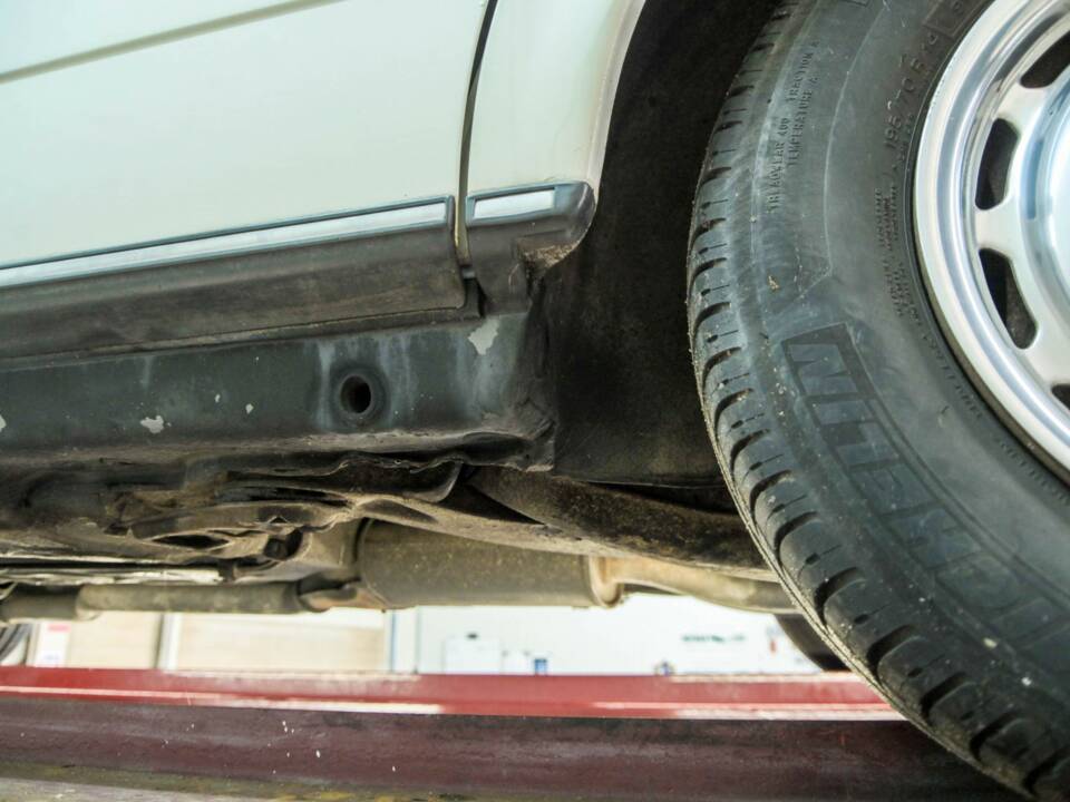 Bild 46/50 von Mercedes-Benz 300 D (1983)