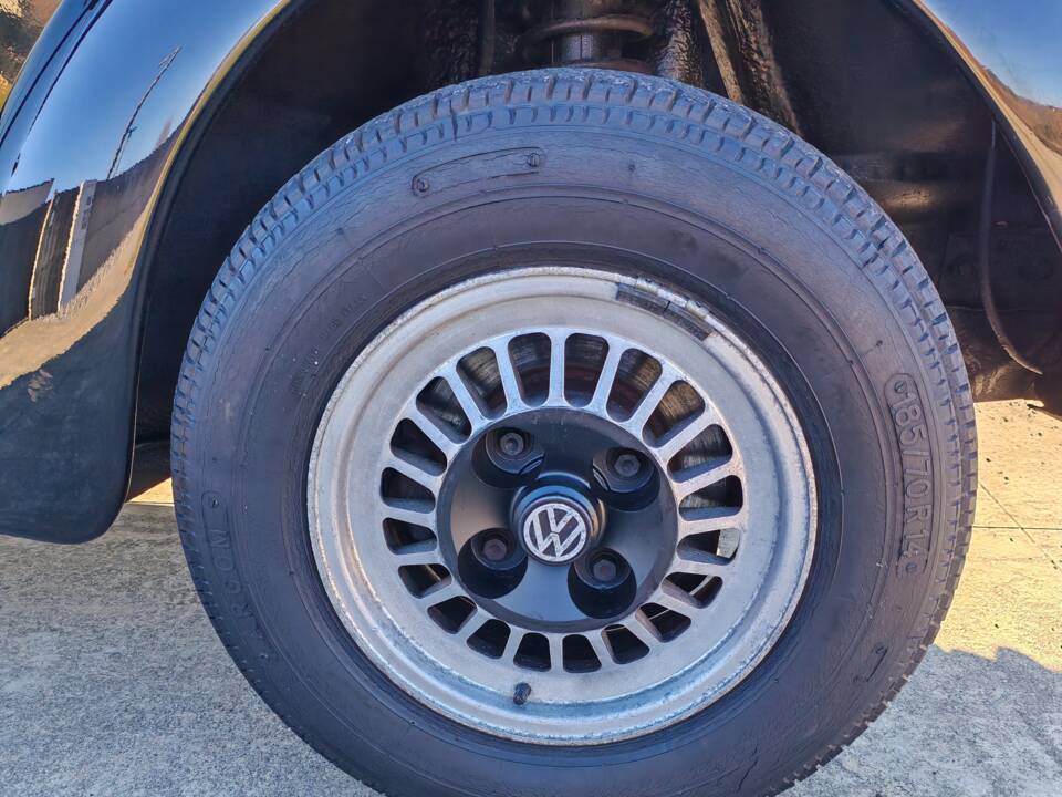 Bild 20/35 von Volkswagen Käfer 1303 LS (1975)