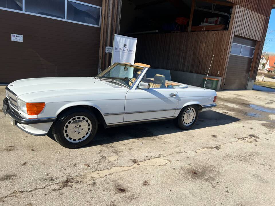 Image 5/26 of Mercedes-Benz 560 SL (1987)
