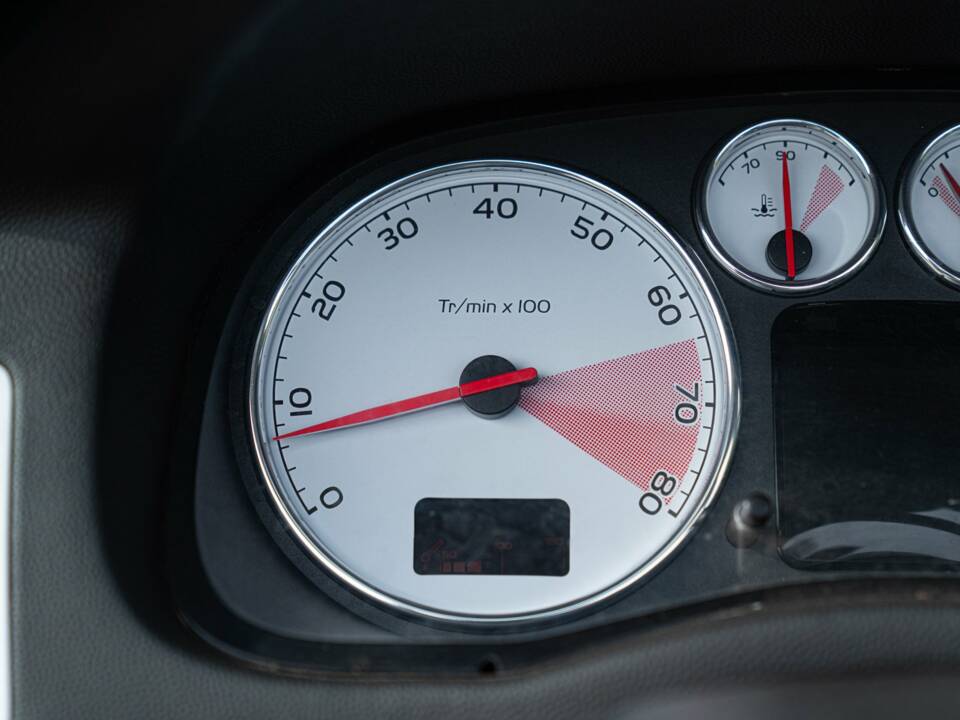 Bild 45/50 von Peugeot 307 CC 2.0i (2004)