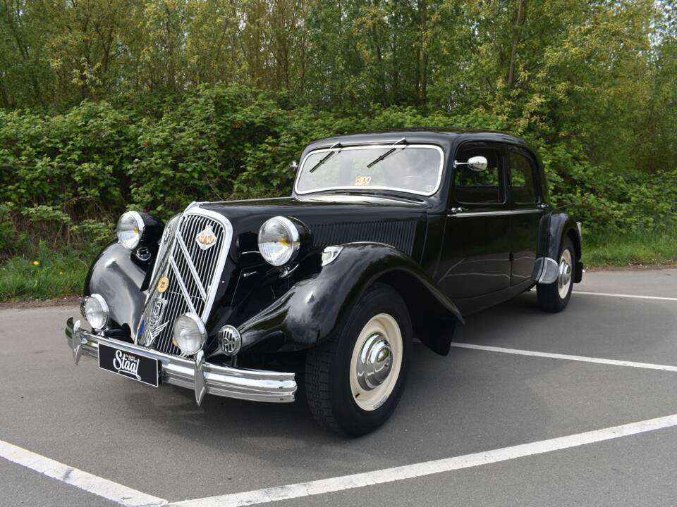 Image 2/57 de Citroën Traction Avant 15/6 (1950)