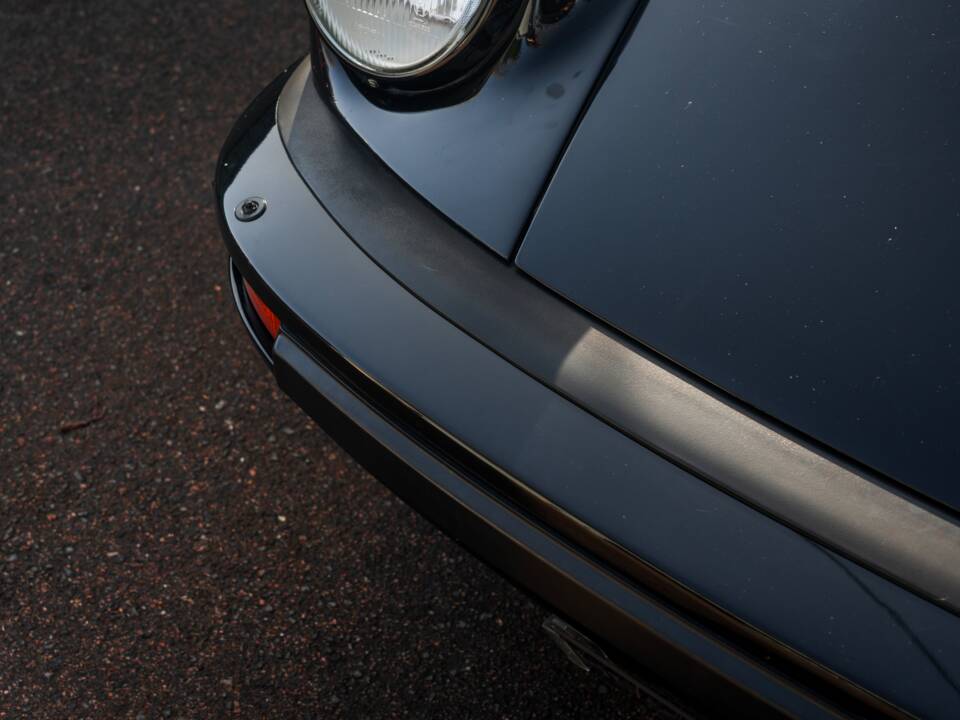 Imagen 52/60 de Porsche 911 Carrera 3.2 (WTL) (1988)