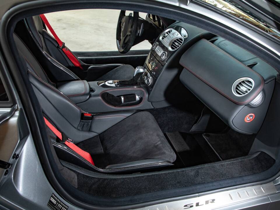 Image 15/25 of Mercedes-Benz SLR McLaren 722 (2006)