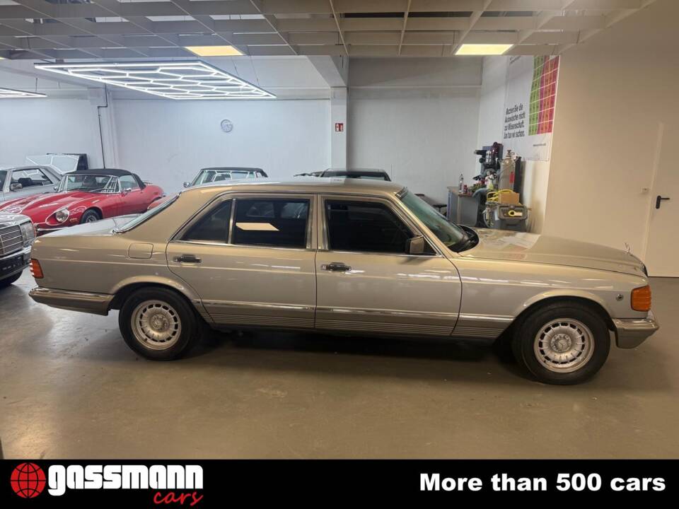 Immagine 3/15 di Mercedes-Benz 500 SEL (1982)