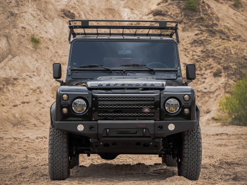 Image 15/41 of Land Rover Defender 110 (1992)