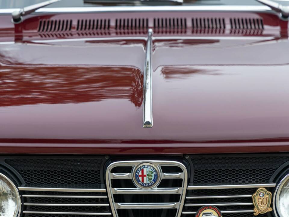 Imagen 23/50 de Alfa Romeo Giulia Nuova Super 1600 (1971)