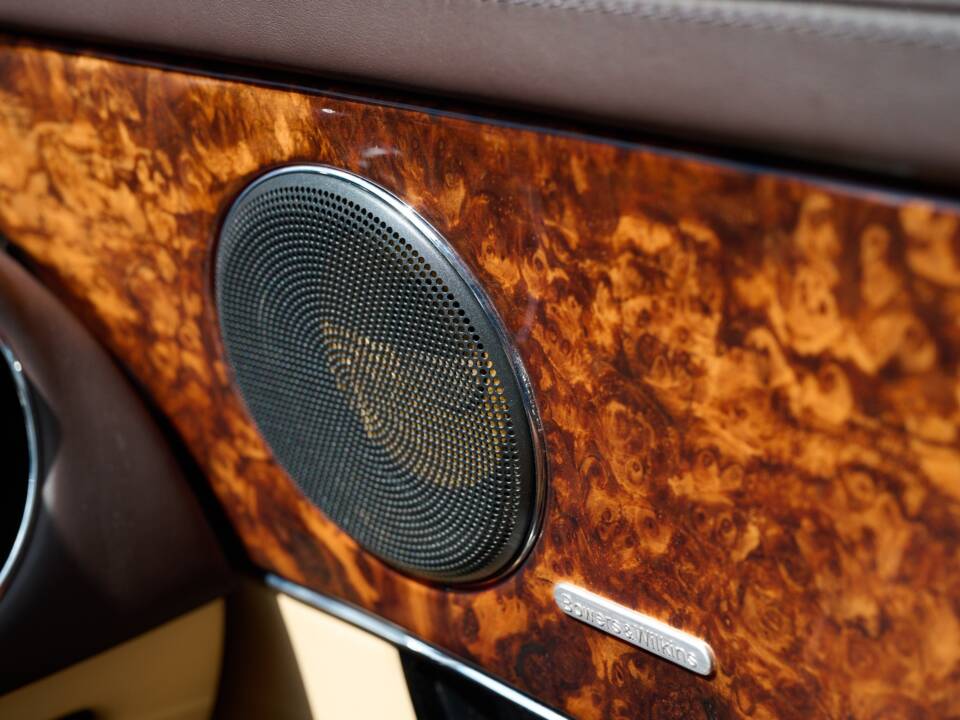 Bild 48/50 von Jaguar XJ 5.0 (2010)