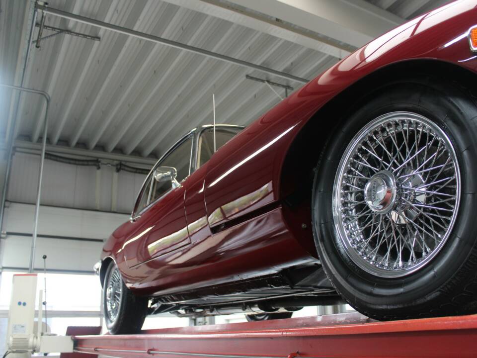 Imagen 25/50 de Jaguar Type E (2+2) (1969)