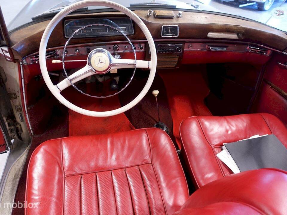 Image 10/12 de Mercedes-Benz 220 S Cabriolet (1959)
