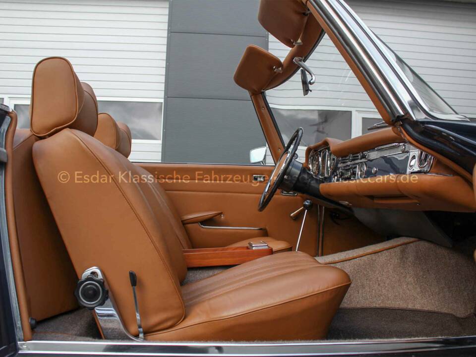 Afbeelding 18/41 van Mercedes-Benz 280 SL (1969)