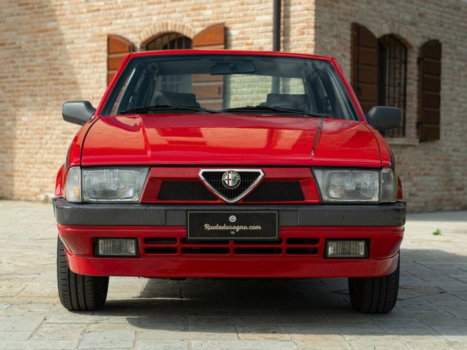 Immagine 3/47 di Alfa Romeo 75 1.6 (1991)