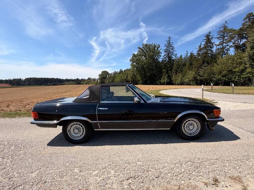 Image 7/22 de Mercedes-Benz 500 SL (1983)