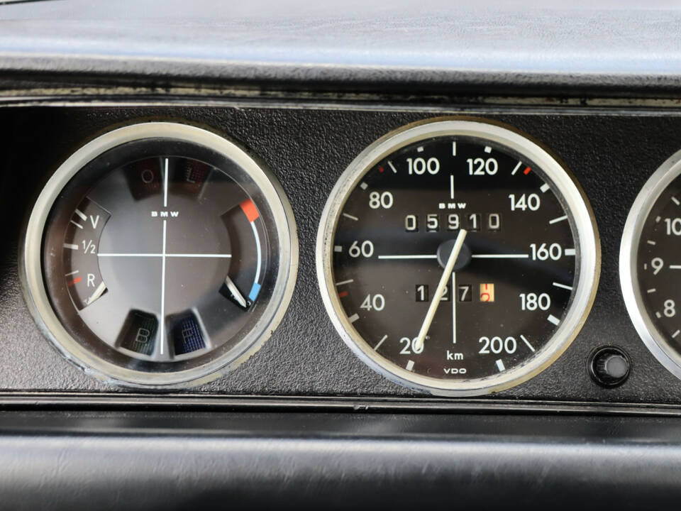 Image 13/50 of BMW 2002 (1970)