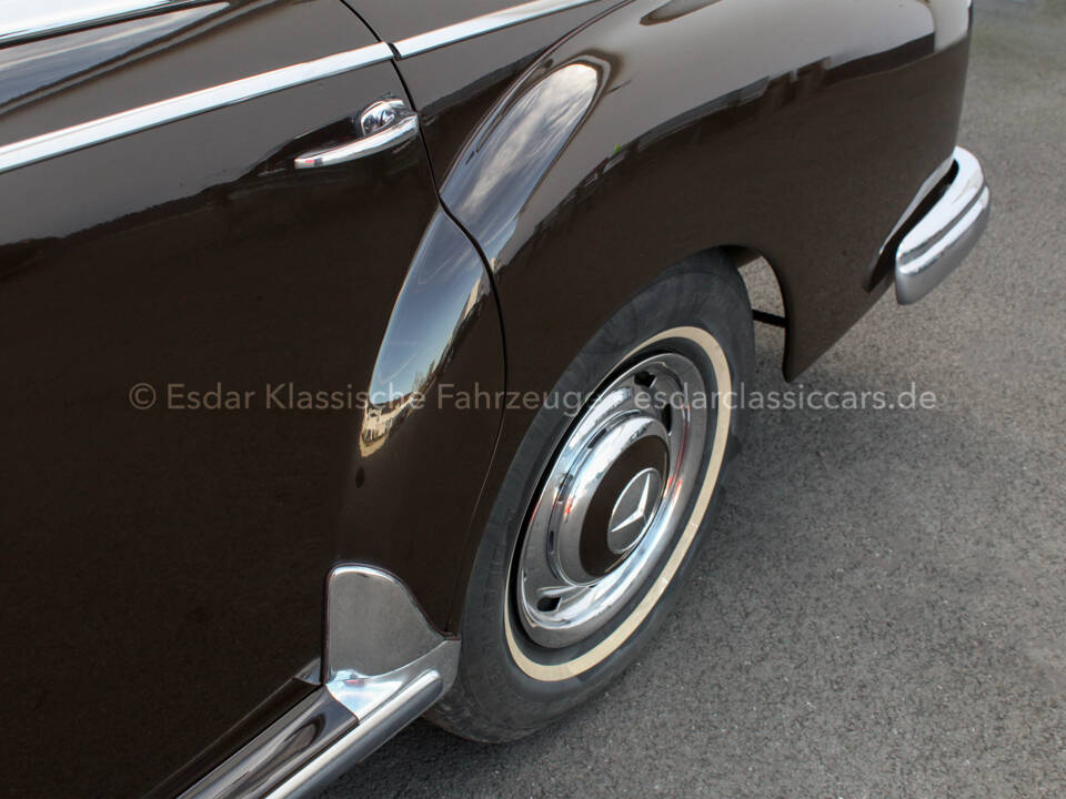 Image 32/39 of Mercedes-Benz 300 d (1961)