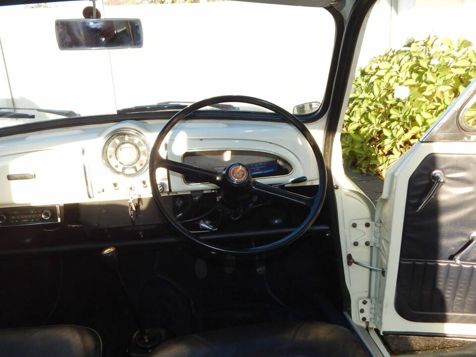 Image 7/15 of Morris Minor 1000 Traveller (1971)