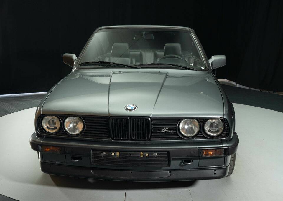 Afbeelding 4/8 van BMW 320i (1989)