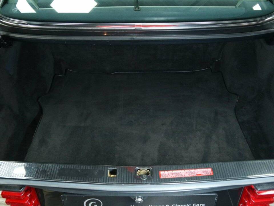 Immagine 47/50 di Mercedes-Benz 560 SEC (1990)