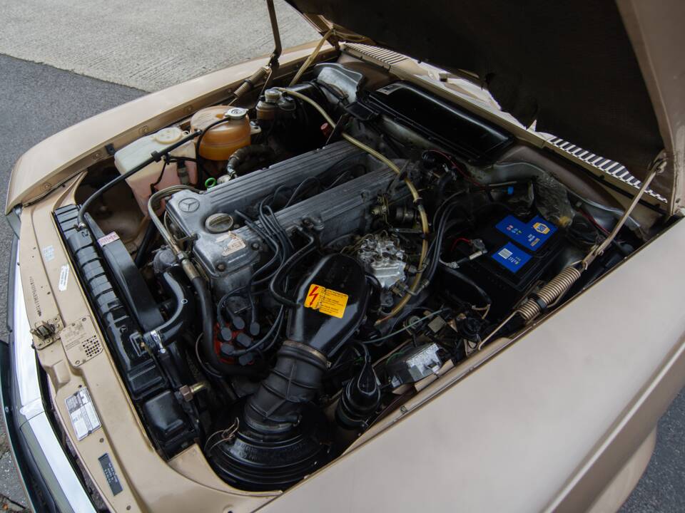 Bild 32/39 von Mercedes-Benz 280 SL (1984)