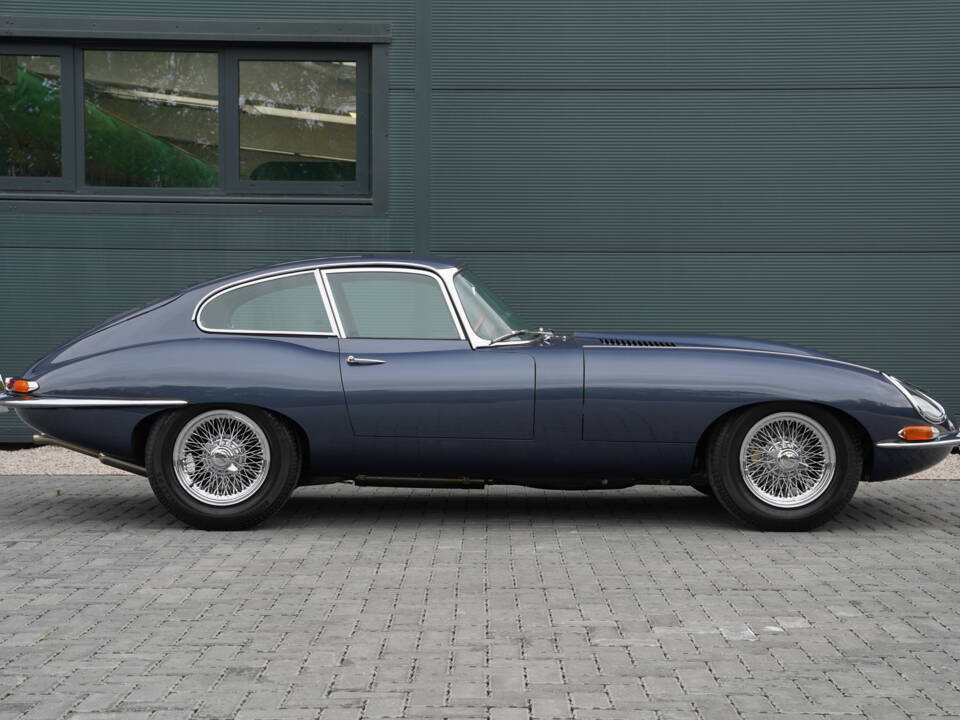 Imagen 3/50 de Jaguar E-Type 4.2 (1965)