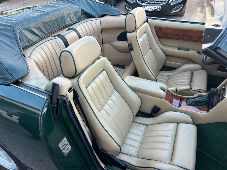 Bild 12/20 von Aston Martin Virage Volante (1994)