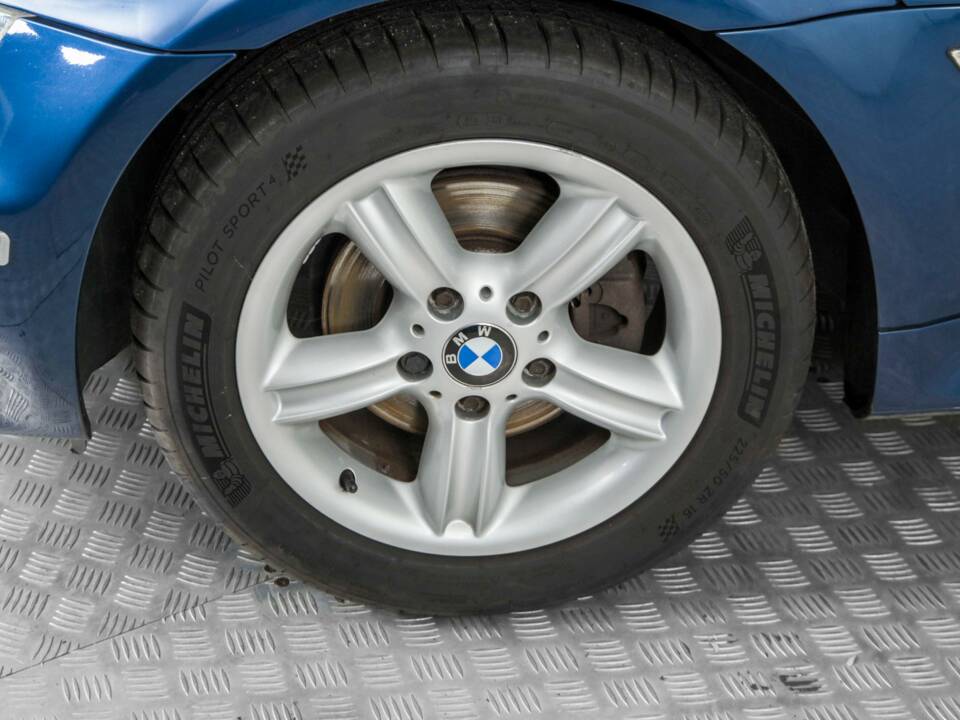 Image 22/50 of BMW Z3 2.2i (2001)