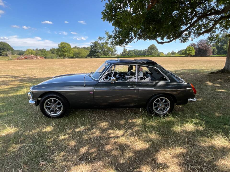 Imagen 13/45 de MG MGB GT (1974)