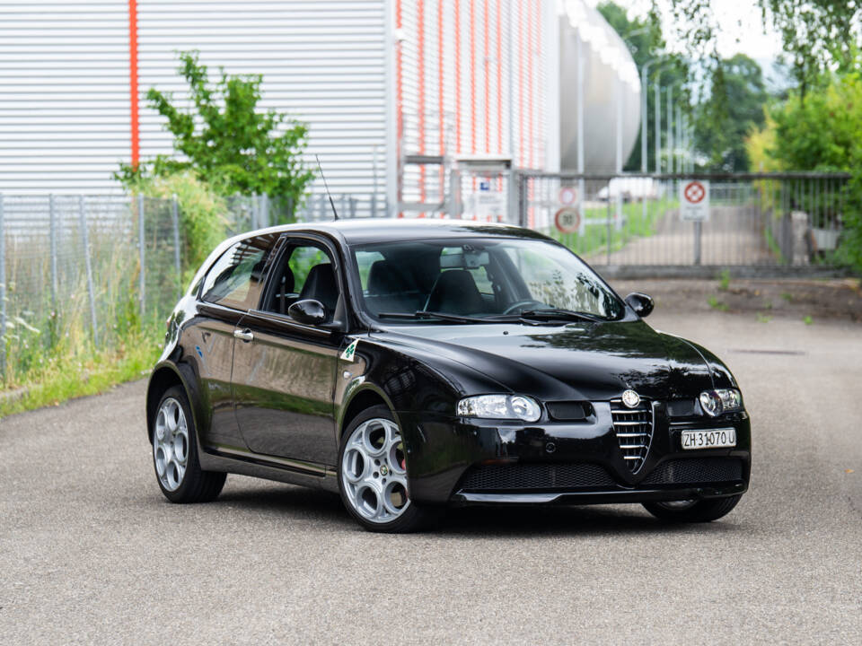Image 1/36 of Alfa Romeo 147 3.2 GTA (2003)