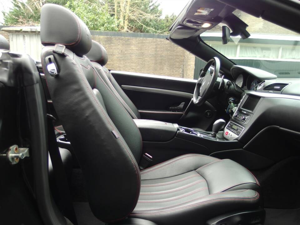 Immagine 46/93 di Maserati GranCabrio 4.7 (2010)