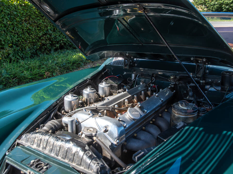 Image 35/37 of Jaguar XK 150 3.8 S OTS (1959)