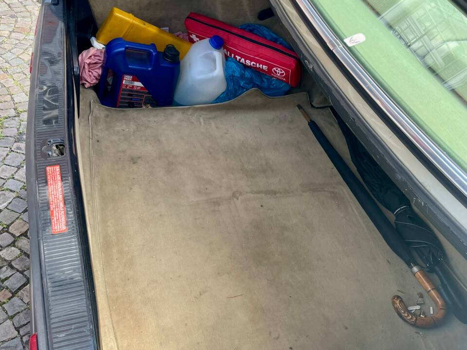 Bild 31/65 von Mercedes-Benz 380 SEC (1983)