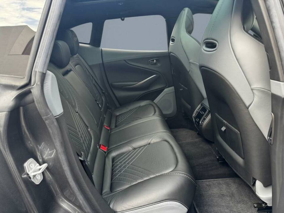 Image 11/13 de Aston Martin DBX 4.0 V8 (2021)