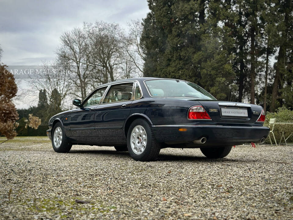 Immagine 61/96 di Daimler Super V8 (1997)